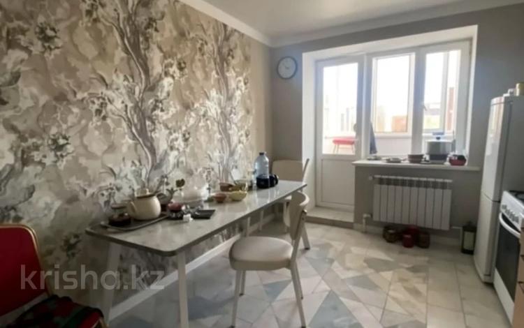 3-комнатная квартира · 90 м² · 5/7 этаж, мкр. Алтын орда за 34 млн ₸ в Актобе — фото 2