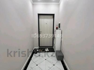 3-комнатная квартира, 100 м², 7 этаж помесячно, Толе би 285/8 за 400 000 〒 в Алматы