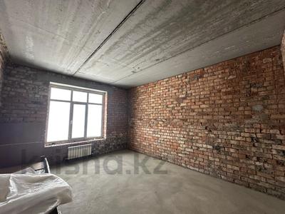 4-комнатная квартира · 140 м² · 2/5 этаж, Есенберлина 43/1 за 72 млн ₸ в Усть-Каменогорске