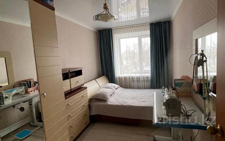 2-бөлмелі пәтер · 48 м² · 4/5 қабат, Старый город, Алтынсарина р/н Народный банк, бағасы: 11.9 млн ₸ в Актобе — фото 2