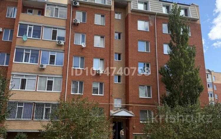 2-комнатная квартира · 68 м² · 2/5 этаж, Юбилейный, Пр-т Нурсултана Назарбаева 229 за 150 000 ₸ в Костанае — фото 2