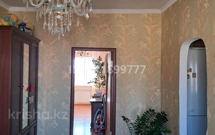 2-бөлмелі пәтер · 42 м² · 4/4 қабат, пр. Азаттык 131, бағасы: 14 млн ₸ в Атырау, мкр Жилгородок — фото 2