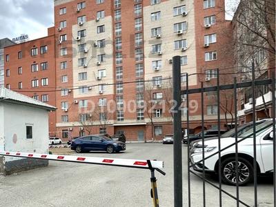 4-комнатная квартира · 137.6 м² · 2/5 этаж, мкр Центральный, М. Утемисова 116 г — Возле ТД Насиха, Жилстрой банк за 380 000 〒 в Атырау