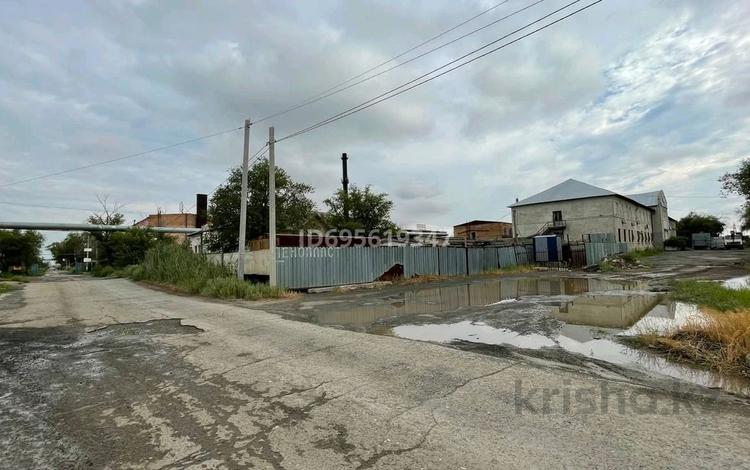 Промбаза · 6 соток, Кабдолова 31б — Бывший Хим завод за 21 млн 〒 в Атырау — фото 3