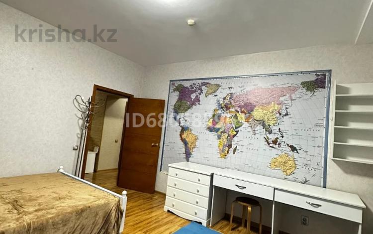 4-бөлмелі пәтер, 140 м², 4/15 қабат ай сайын, Ходжанова 76, бағасы: 750 000 〒 в Алматы — фото 29