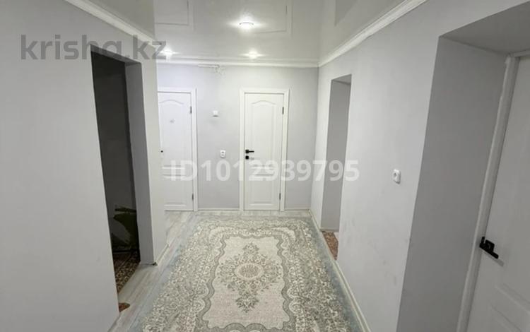 3-бөлмелі пәтер · 64 м² · 1/5 қабат, мкр. Зачаганск пгт 23 — Сейитова, бағасы: 16.5 млн ₸ в Уральске — фото 2