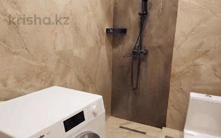 2-бөлмелі пәтер · 60 м² · 2/4 қабат, Мкр. Ак Шагала 4, бағасы: 45 млн ₸ в Атырау — фото 2