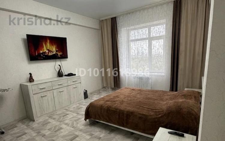 2-бөлмелі пәтер · 91 м² · 9/10 қабат, мкр Строитель, Абулхаирхана 147 — Детская поликлиника, бағасы: 29.5 млн ₸ в Уральске — фото 11