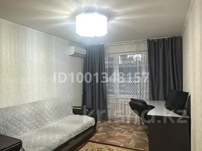 3-комнатная квартира · 63 м² · 4/5 этаж, Абая — Научно-техническая библиотека за 200 000 ₸ в Уральске, мкр Школьник