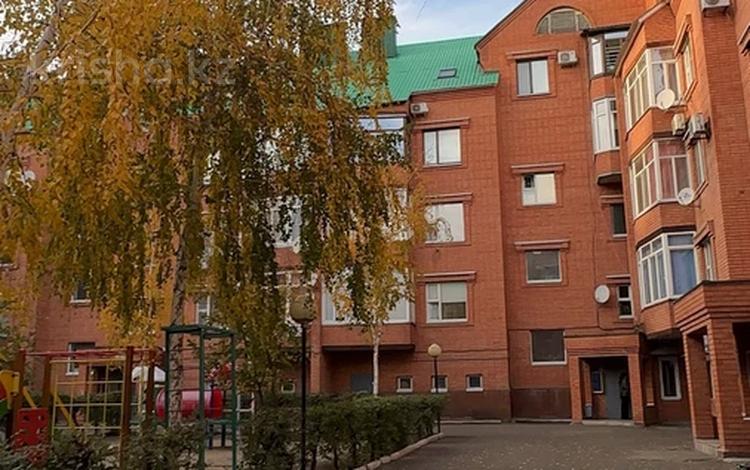 5-бөлмелі пәтер · 158 м² · 5/5 қабат, Ескалиева 293 — Карабах кафе, бағасы: 46 млн ₸ в Уральске — фото 2