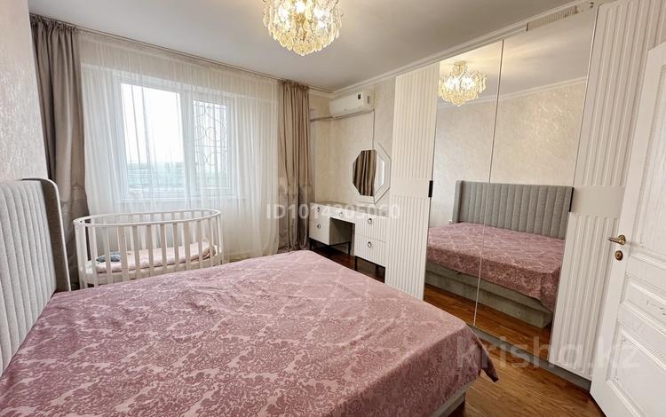 2-комнатная квартира · 62 м² · 7/10 этаж, мкр Аксай-1 10/3 за 350 000 ₸ в Алматы, Ауэзовский р-н — фото 2