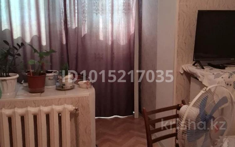3-бөлмелі пәтер · 63 м² · 4/9 қабат, АУЭЗОВА 33, бағасы: 13 млн ₸ в  — фото 2