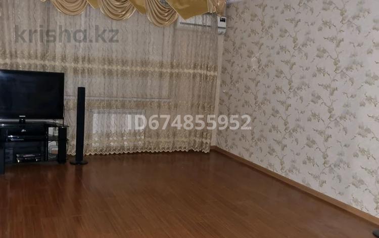 3-бөлмелі пәтер, 104 м², 6/9 қабат, Кунаева 1 корпус 7 — Нокина, бағасы: 25 млн 〒 в Актобе, мкр. Курмыш — фото 2