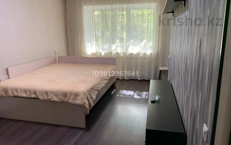 2-комнатная квартира · 44.7 м² · 1/5 этаж, 6й микрорайон, Бухар Жырау 65 за 18 млн ₸ в Караганде, Казыбек би р-н — фото 2