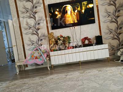 Отдельный дом · 6 комнат · 260 м² · 8 сот., Ракышев 3 — Возле ресторан Достык за 99 млн ₸ в 