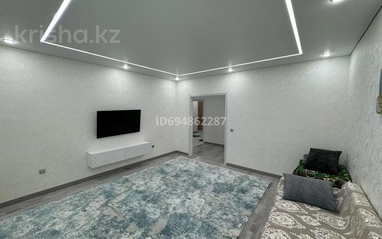 3-бөлмелі пәтер · 90 м² · 5/9 қабат, Ружейникова 14/1 — Абдирова, бағасы: 36 млн ₸ в Уральске — фото 2