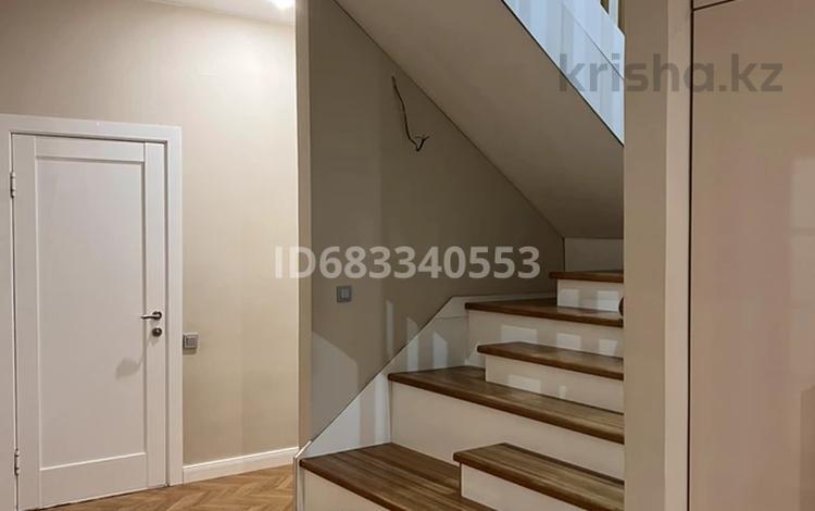 6-бөлмелі пәтер · 240 м² · 6/9 қабат, 19-й мкр 26, бағасы: 150 млн ₸ в Актау — фото 3