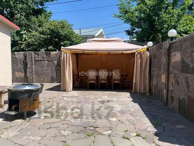 Дом · 5 комнат · 400 м², мкр Каменское плато, Кербулакская 1/4 — Выше Ленина Оспанова за 200 000 〒 в Алматы, Медеуский р-н