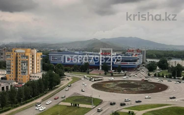1-комнатная квартира · 40 м² · 13/14 этаж, Набережная Славского 12 за 12 000 ₸ в Усть-Каменогорске — фото 29