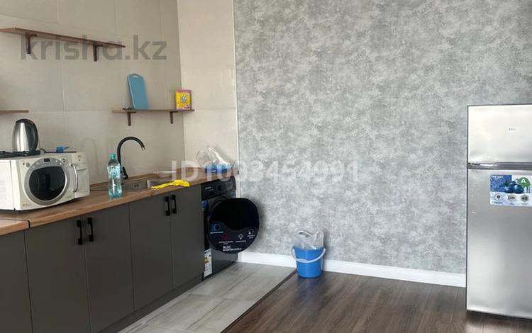 2-бөлмелі пәтер · 85 м² · 9/10 қабат, 17-ш/а. 24/1, бағасы: 20 000 ₸ в Актау, 17-й мкр — фото 3