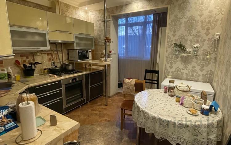 3-комнатная квартира · 72 м² · 3/5 этаж, 8 микрорайон за 20.7 млн ₸ в Актобе — фото 2