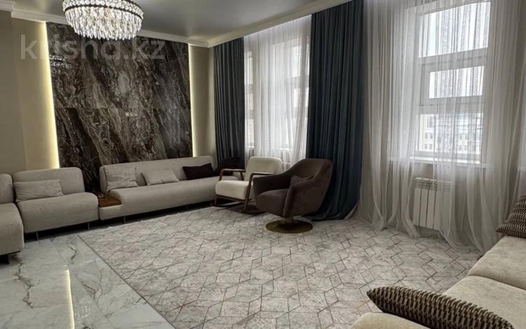 5-комнатная квартира · 250 м² · 9/9 этаж, Мангилик Ел 35 стр за 1.6 млн ₸ в Астане, Есильский р-н — фото 2
