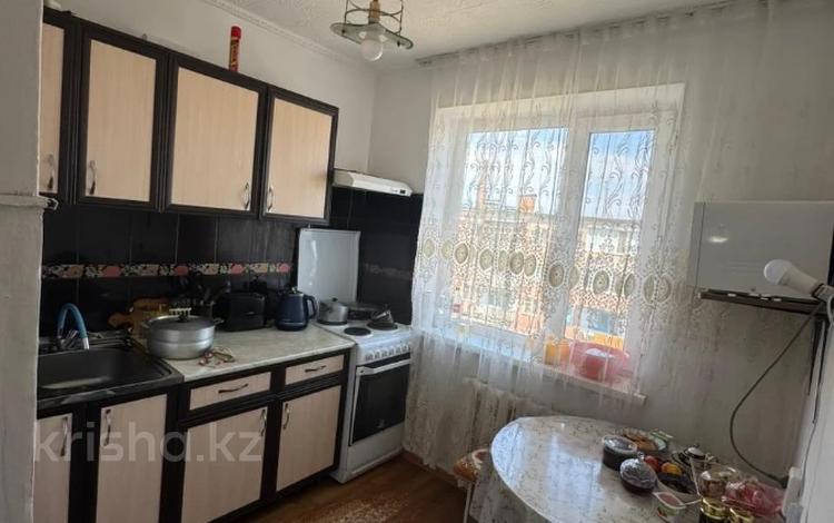 3-комнатная квартира · 57.4 м² · 5/5 этаж, 14 МИКРОРАЙОН за 17.5 млн ₸ в Семее — фото 2