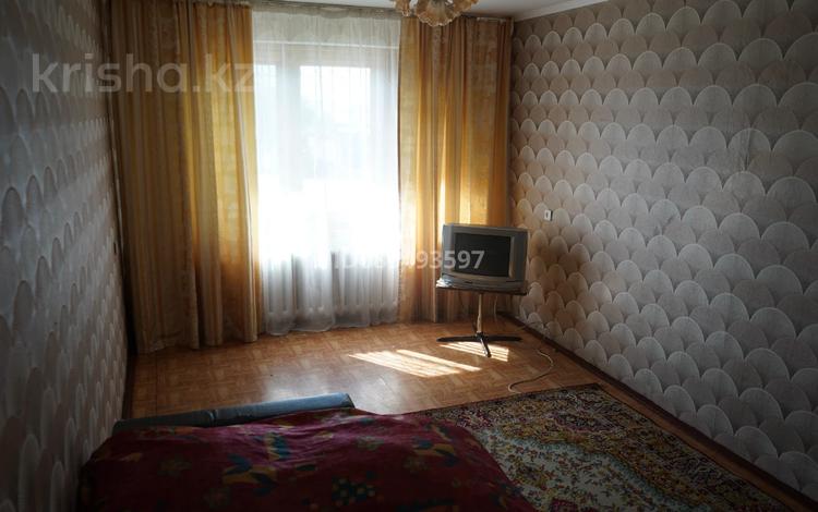 1-комнатная квартира, 36 м², 1 этаж посуточно, Исы Байзакова, 137 за 6 000 〒 в Павлодаре — фото 2