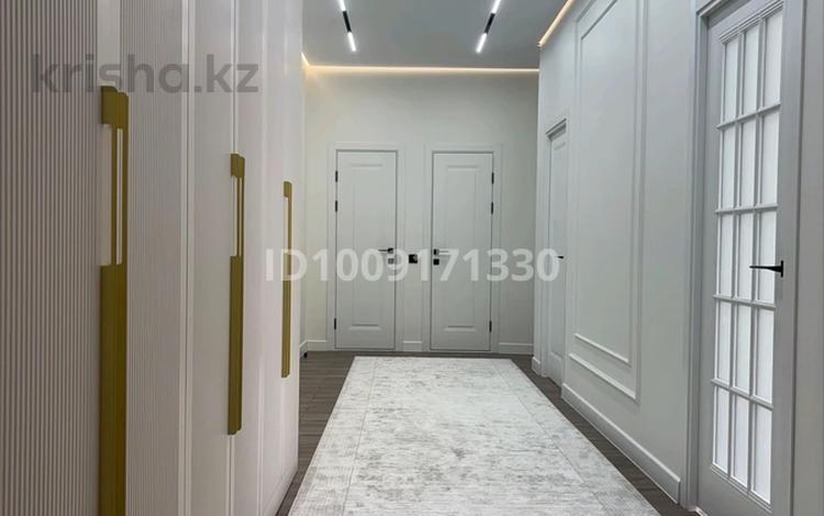 3-комнатная квартира · 111.4 м² · 5/5 этаж, мкр. Алтын орда, Саздинское лесничество 228/58 — Газиза Жубанова-Тауелсиздик. за 60 млн ₸ в Актобе — фото 3