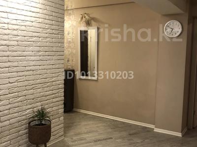 2-бөлмелі пәтер · 52 м² · 3/5 қабат, Ауэзова — Толе би, бағасы: 350 000 ₸ в Алматы, Алмалинский р-н