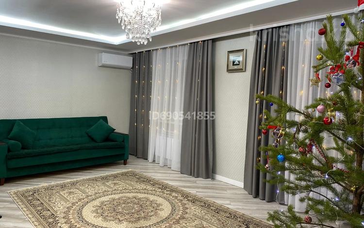 3-комнатная квартира, 94 м², 2/10 этаж, Ткачева 10