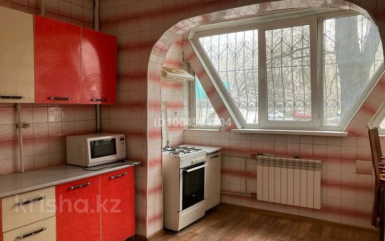 3-комнатная квартира · 65 м² · 1/9 этаж, мкр Аксай-3 13 за 45 млн 〒 в Алматы, Ауэзовский р-н — фото 2