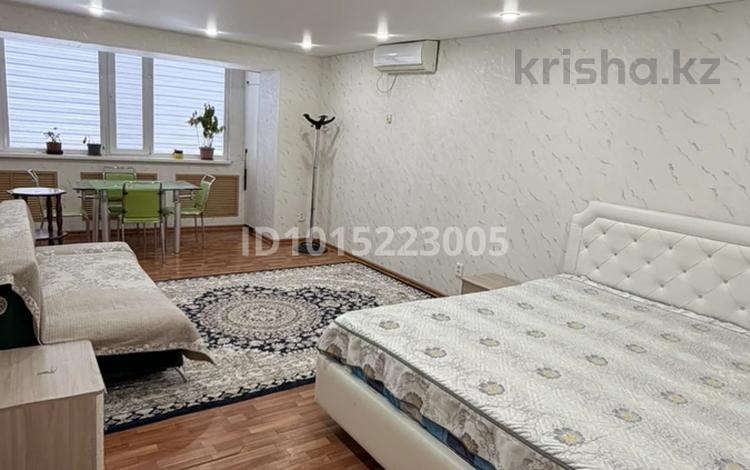 1-бөлмелі пәтер · 80 м² · 1/10 қабат, 5-ш/а. 20, бағасы: 150 000 ₸ в Актау, 5-й мкр — фото 2