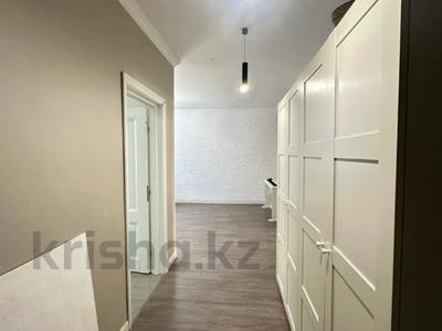 2-бөлмелі пәтер · 76.7 м² · 2/5 қабат, Абулхаир Хана, бағасы: 35 млн ₸ в Уральске