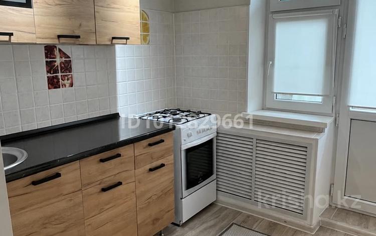 1-комнатная квартира · 33 м² · 5/5 этаж, 2мкр 2 за 6 млн ₸ в Алге — фото 2