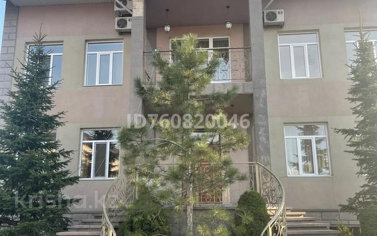 Жеке үй · 6 бөлме · 750 м², мкр Коктобе 123 Б, бағасы: 2.5 млн 〒 в Алматы, Медеуский р-н — фото 2