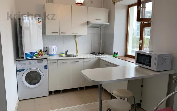 1-бөлмелі пәтер · 32.5 м² · 3/5 қабат, Сатпаева 14 — магазин Анвар, бағасы: 15 млн ₸ в Атырау — фото 4
