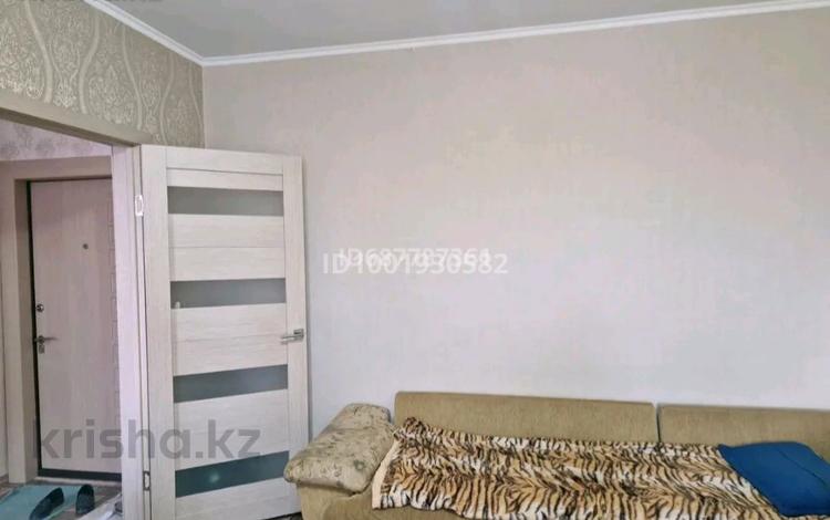 1-комнатная квартира · 37 м² · 7/9 этаж, 5 мкр 3дом — Остановка Кристина. за 110 000 ₸ в Аксае — фото 2