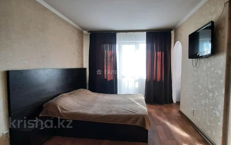 1-комнатная квартира, 32 м² посуточно, Абдирова 34/3 за 7 000 〒 в Караганде, Казыбек би р-н — фото 2