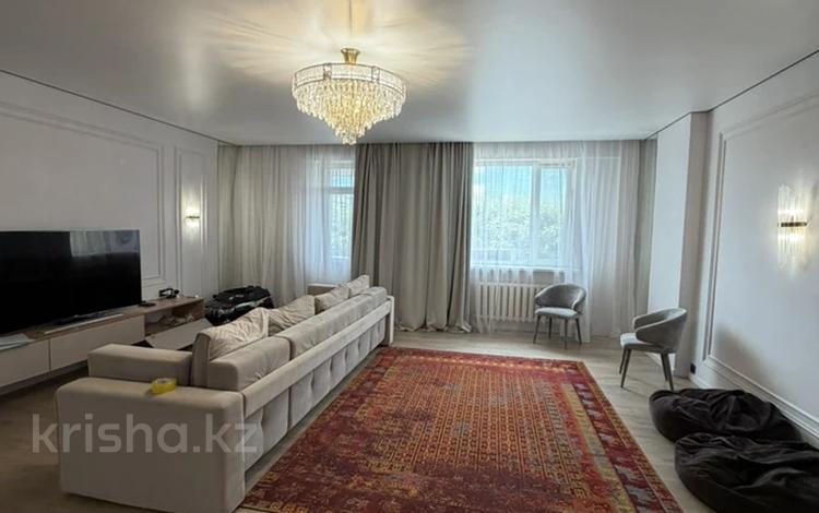 5-бөлмелі пәтер · 200 м² · 3 қабат, Достык 13, бағасы: ~ 1.9 млн ₸ в Астане, Есильский р-н — фото 2