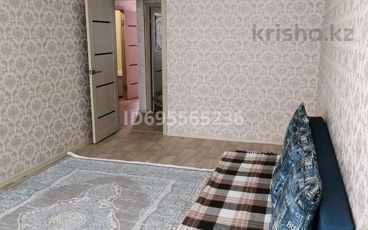 2-комнатная квартира, 45 м², 2/5 этаж помесячно, мкр 5, Есет батыра 140