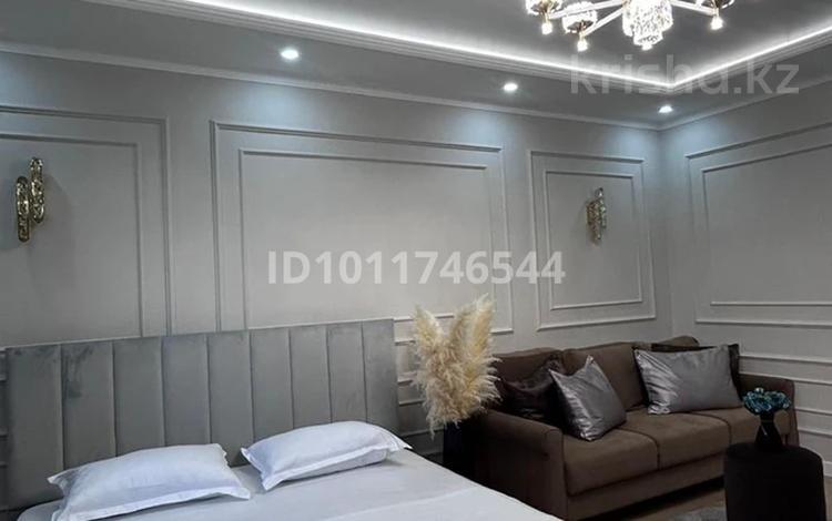 1-комнатная квартира · 48 м² · 10/15 этаж, ул. Сырым батыра 2 за 16 000 ₸ в Шымкенте, Каратауский р-н — фото 2