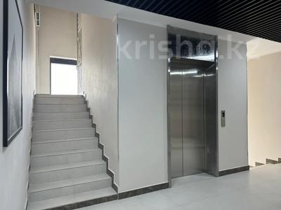 2-бөлмелі пәтер · 74 м² · 8/9 қабат, Нұрсая ш/а., Абулхайыр хана 63, бағасы: 49 млн ₸ в Атырау, мкр Нурсая
