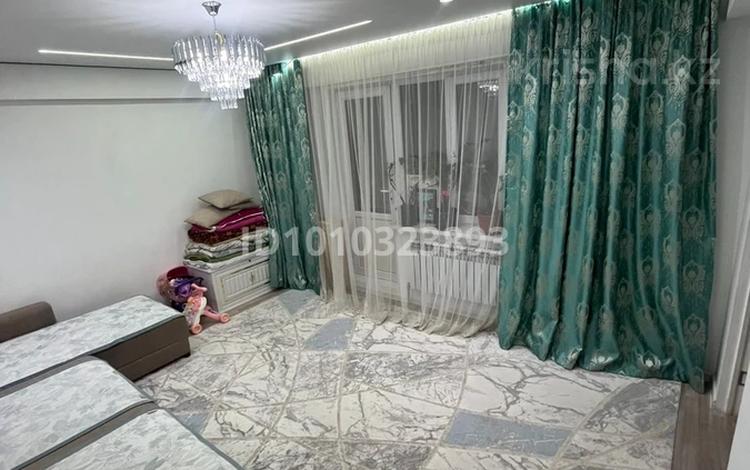 2-бөлмелі пәтер · 77 м² · 1/5 қабат, Пос.Бурундай мкр вводник - 2 ул. Суворова 17К 17К, бағасы: 35 млн ₸ в Боралдае (Бурундай), мкр Водник-2 — фото 2