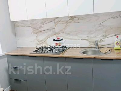 2-комнатная квартира · 46 м² · 2/3 этаж, мкр Центральный, Жолдаскали Досмухамбетова 13 за 10 000 〒 в Атырау