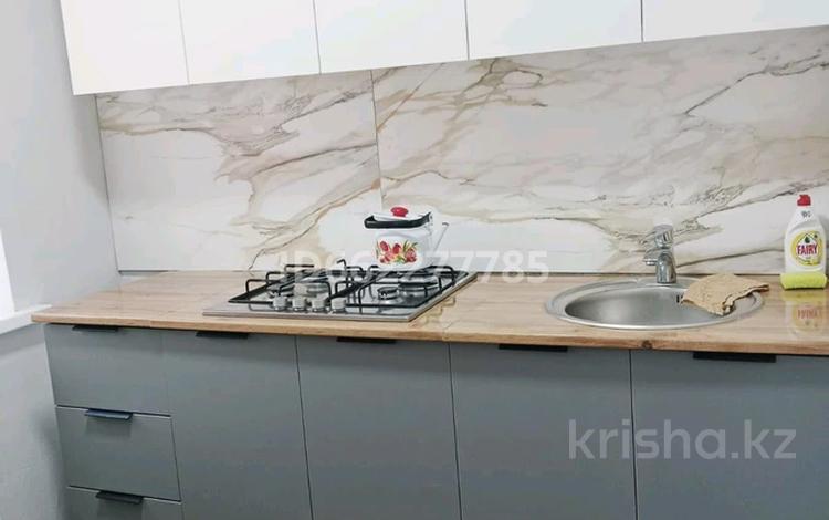 2-комнатная квартира · 46 м² · 2/3 этаж, мкр Центральный, Жолдаскали Досмухамбетова 13 за 10 000 ₸ в Атырау — фото 61