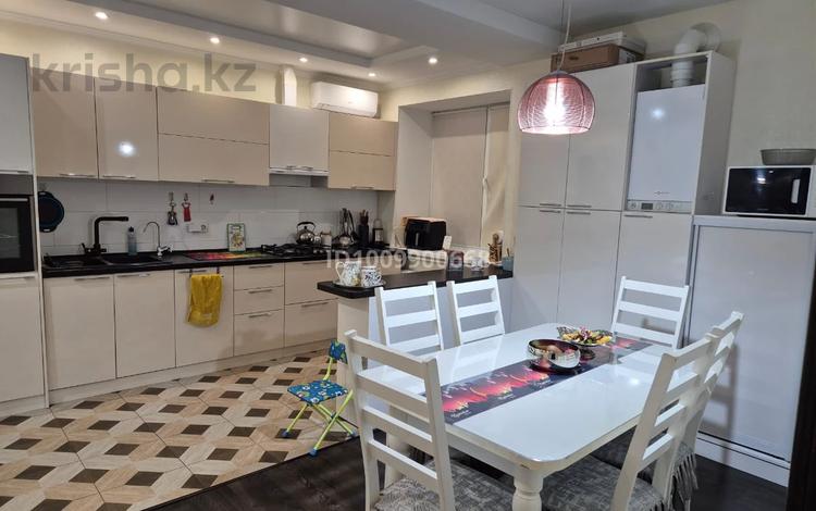 2-бөлмелі пәтер · 100 м² · 2/5 қабат, мкр. Алтын орда 9/1 — Скорая помощь, бағасы: 37 млн ₸ в Актобе — фото 2