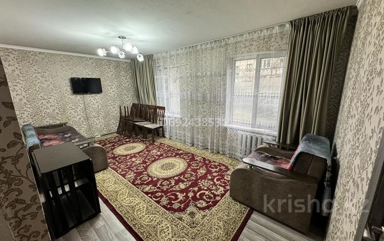 3-комнатная квартира, 56 м², 1/5 этаж, Кунаева за 17 млн 〒 в Талдыкоргане, мкр Самал — фото 2