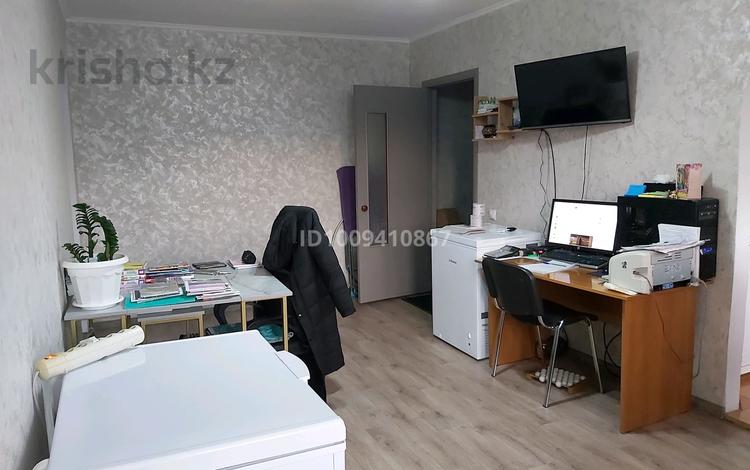 3-бөлмелі пәтер · 60 м² · 4/5 қабат, мкр Юго-Восток, Мкр Юго-Восток, 30й микрорайон — Рыскулова, бағасы: ~ 19 млн ₸ в Караганде, Казыбек би р-н — фото 3