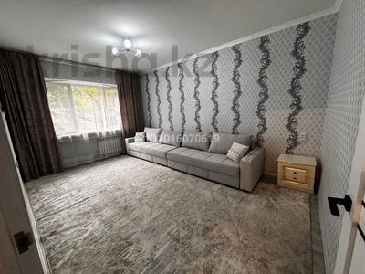 2-бөлмелі пәтер · 60 м² · 3/5 қабат, Ақсай-3 ш/а. 16, бағасы: 300 000 ₸ в Алматы, Ауэзовский р-н